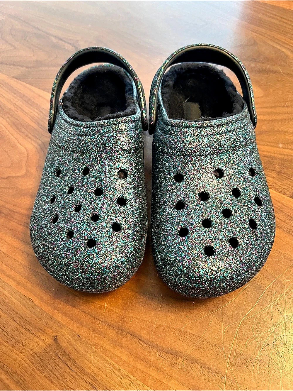Woman’s 8/Men’s 6 Crocs Classic Black Glitter Fleece Lined Clog